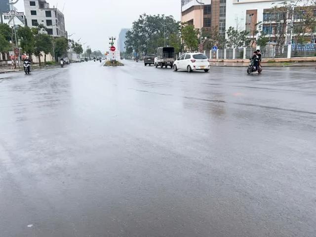 Siêu Hiếm, Chỉ Hơn 2XX Triệu/m2 Nhà Mặt Phố Ngọc Thụy 55m, MT 7.5m, Ô Tô Tránh