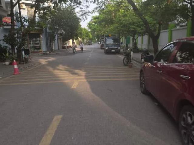 Siêu hiếm, Bán nhà Mặt phố Ngọc Lâm 16 Tỷ 54m2 Thang máy Vỉa hè rộng – KD đỉnh, Dòng tiền