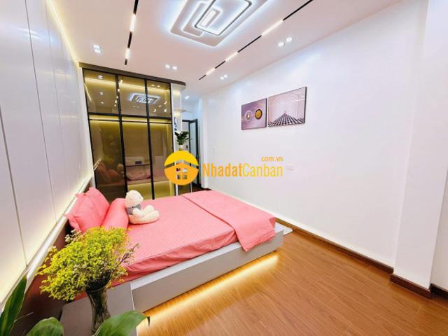 Siêu hiếm lạc long quân 30m, tây hồ, ngõ thông, 50m mặt phố, full nội thất, giá 6.1 tỷ