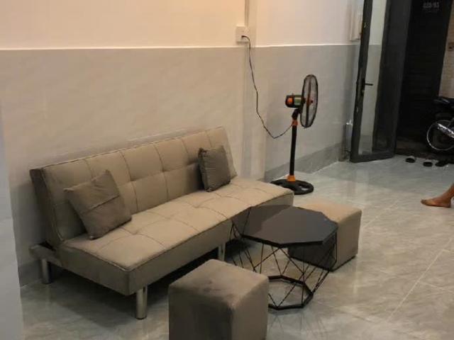 Siêu Hiếm. Lạc Long Quân, Phường 8 Tân Bình giáp Quận 10, 27m2, 2 tầng, 2PN 2.8tỷ