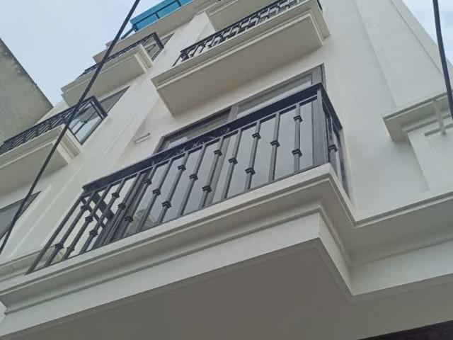 Siêu Hiếm! Nhà Đẹp Xuân Phương, Sát Phố, Ngõ Thông, 36.2m2 5 Tầng, Chỉ 5.55 Tỷ