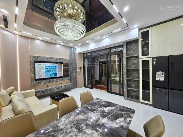 Siêu đẹp Hoàng Văn Thái, 50m2x5T, 2 thoáng vĩnh viễn, gần phố, giá 9,4 tỷ CK nhà thật giá chuẩn