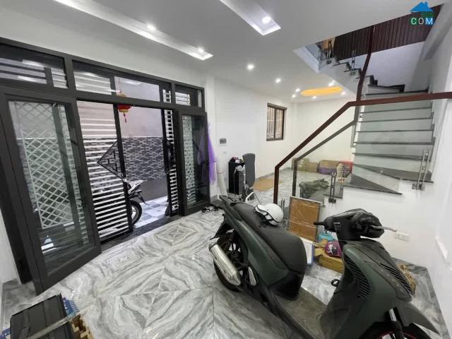 Siêu Đẹp Đội Cấn Ba Đình, Ngõ Rộng 42m2 X 5 Tầng, 4 PN Đủ Công Năng Chỉ Việc Về Ở