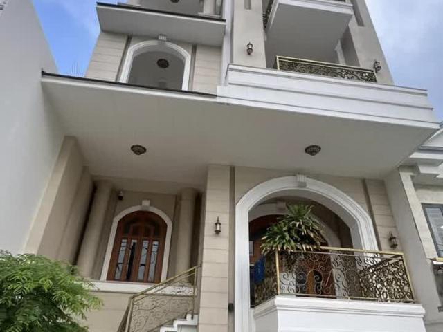 Siêu phẩm Biệt thự mặt tiền đường nhựa 10m 5 tầng Thang máy full nội thất gỗ đỏ dt 260m2