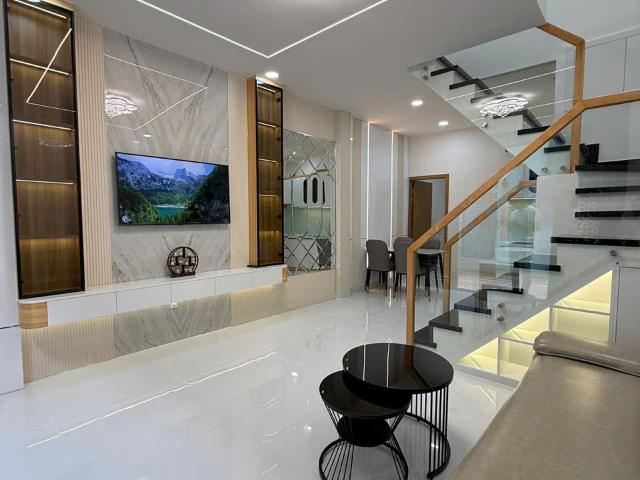 Siêu phẩm kế bên đầm sen, hxh cách 1 căn ra mt – 40m2 6tỷ lh: 0965547