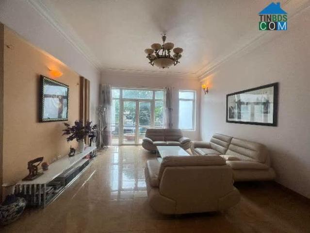 Siêu phẩm hai bà dt 108m2x4tầng x 5.2MT. Nhỉnh 23 tỷ phân lô vị trí tuyệt đẹp ô tô tránh