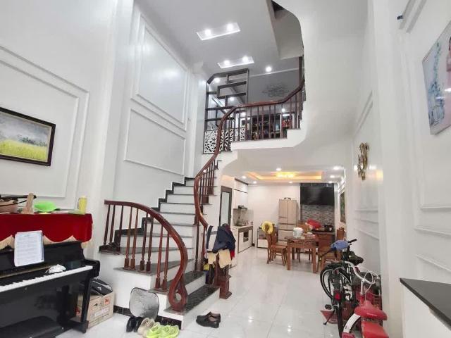 Siêu phẩm đón Tết phố Hoàng Liệt Gần Vành Đai 3, Trường C1 Hoàng Liệt 41m*5tầng 8,9tỷ TL