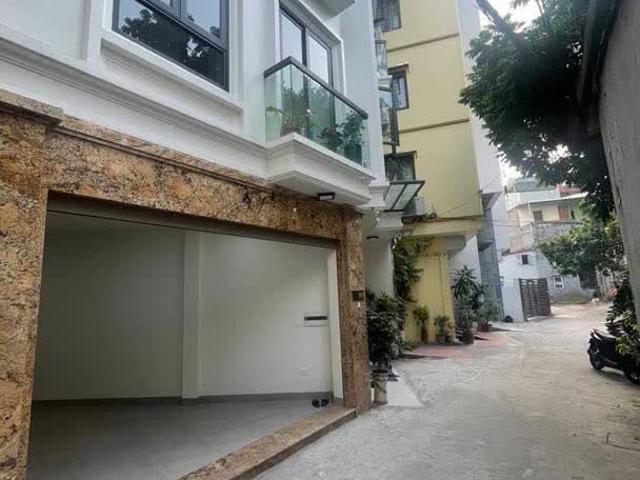 Siêu Phẩm Ngọc Thụy – 6 Tầng Thang Máy – Gara Ô Tô 7 Chỗ – Full Nội Thất – Đường 10M