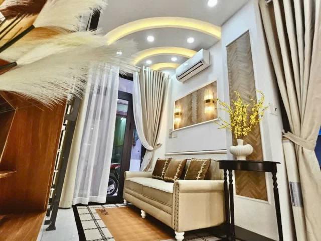 Siêu Phẩm Sát M.Tiền Hoàng Văn Thụ PN 30m2 3 Tầng 3PN Nhỉnh 6 tỷ. Nhà Đẹp ở ngay
