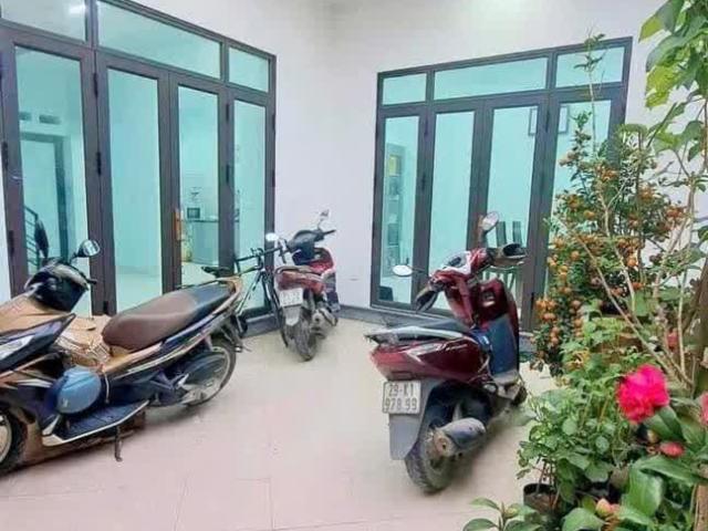 Siêu phẩm Trích Sài 130m2 x 3T MT 11m Mặt ngõ thông thoáng Oto tránh Vài bước ra Hồ