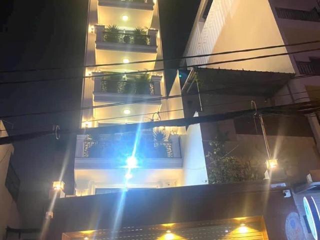 Siêu Phẩm nhà 7 Tầng có thang máy, Mặt Tiền KD Quận Gò Vấp, Full nội thất cao cấp