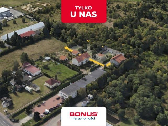 Siedlisko z domem i zabudowaniami na dużej działce