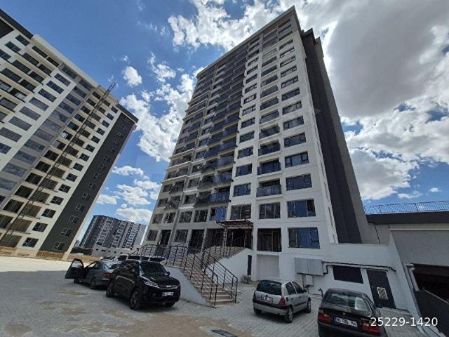 SIFIR BİNADA KİRALIK 1+1 OTURUM BAŞLADI