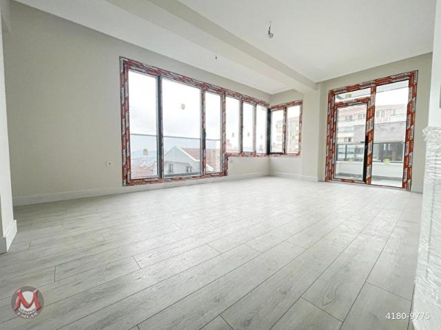 SIFIR LÜKS ŞEHİR MANZARALI 2+1 120 M2 2.KAT ARAKAT E.BANYOLU ASANSÖRLÜ K.OTOPARKLI