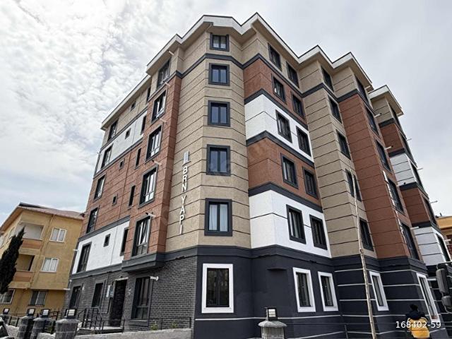 SIFIR OTOPARKLI LÜKS EŞYALI 1+1 ARAKAT MERKEZİ KONUMDA