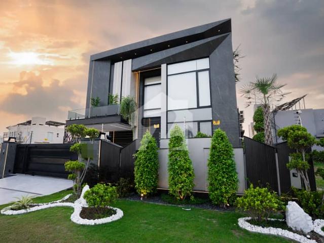 Signature house swimming pool bungalaw top location facing raya