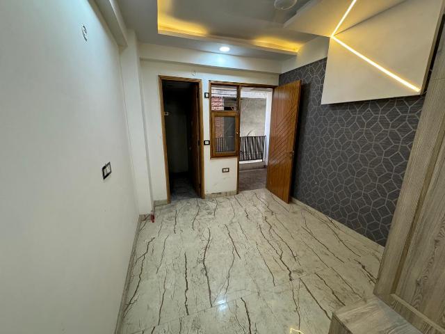 Signature Tower 3 Bedroom 1425 Sq. Ft. Builder Floor in Sector 73 Noida Listing ID: #9919