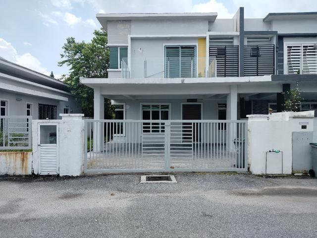 Sikamat Double story semiD house for sale
