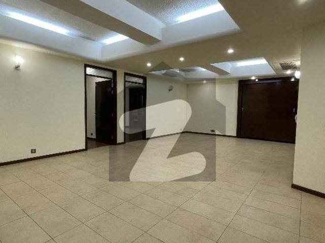 Silver Oaks F 10 Specious 3 Bedroom Unfurnished Apartment Available For Rent Beautiful Location Silver Oaks Apartments