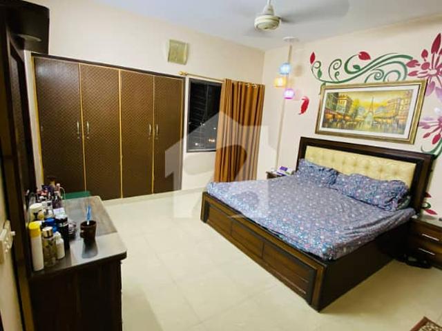 Silver sand | for sale | 3bed drawing dinning | corner | 7th floor | block m | road facing | 3 washrooms | stand by generator | block m north nazimabad | 1350 sqft | parking demand 2 core 30 lacs