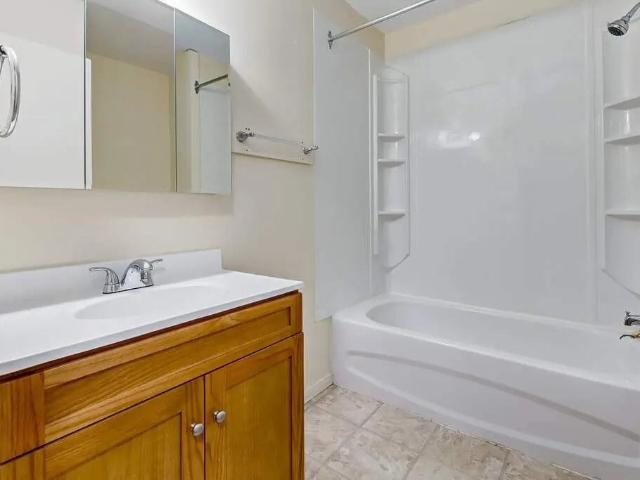 Silver Ridge Apartments 2 Bedroom Apartment for Rent at 154 8th St E, Prince Albert, SK S6V 0V7