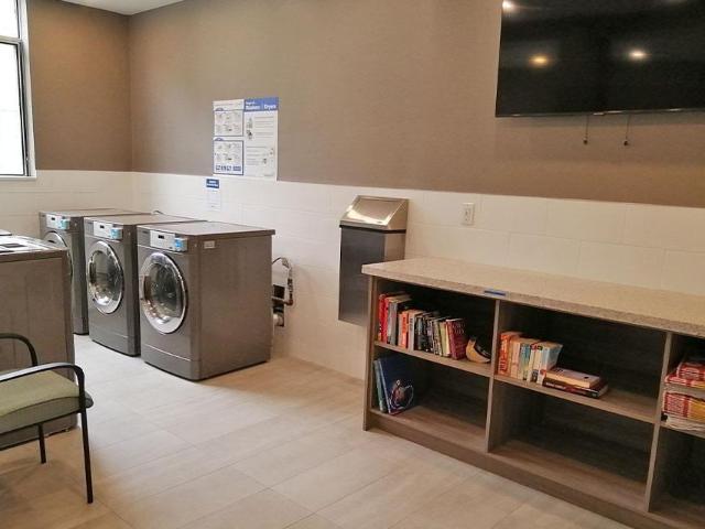 Silvercreek Towers 3 Bedroom Apartment for Rent at 60 Park Ave, Halton Hills, ON L7G 4Y9 Georgetown