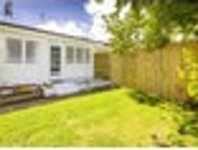 Silverstream, 2 bedrooms, $410 pw