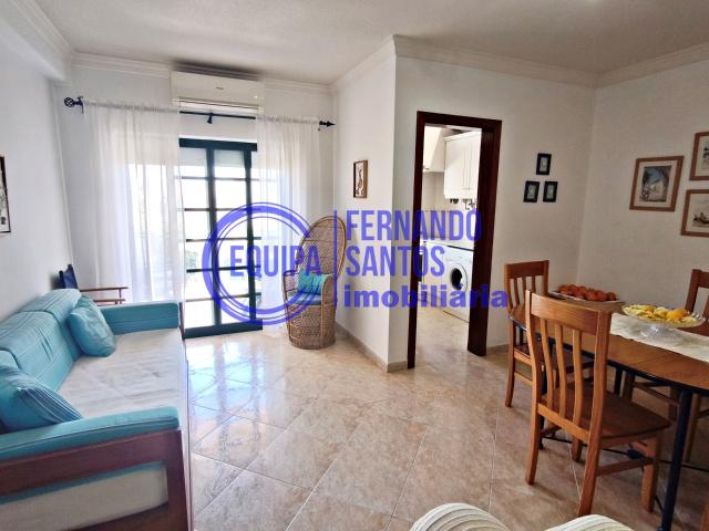 Apartamento de T2 em Armação de Pêra, Silves, Centro