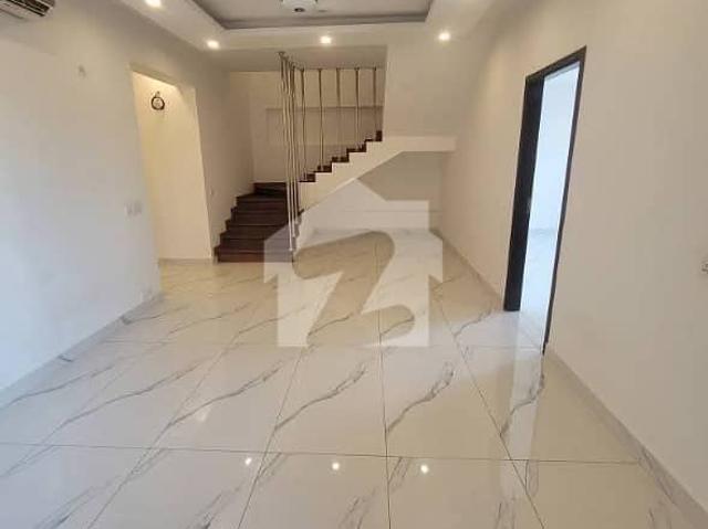 Silent commercial independent bangalow available for rent gulshan e iqbal block 7