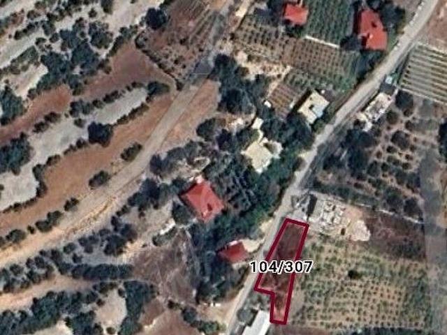 Silifke çaltıbozkır 3 kat yayla evi yapmaya yolu suyu elektrik var merkezi konumda