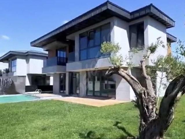 SILIVRI ORTA KÖYDE MÜSTAKİL VİLLA 4+1