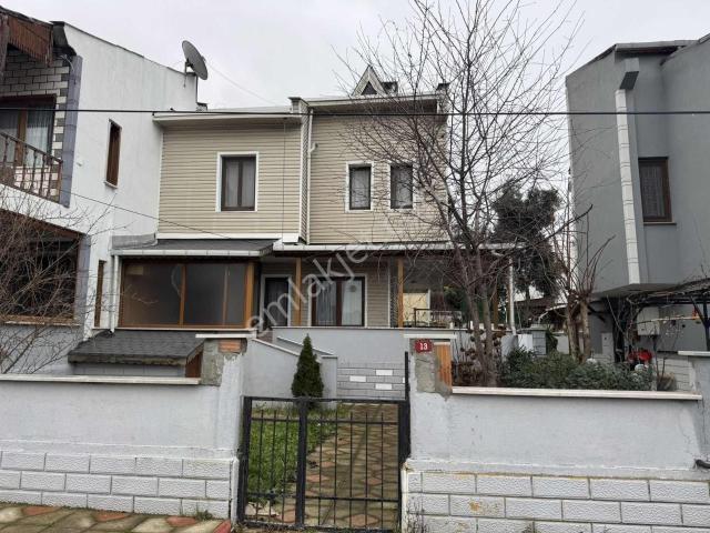 Silivri Altınorak Sitesi Satılık 4+1 Tripleks Villa