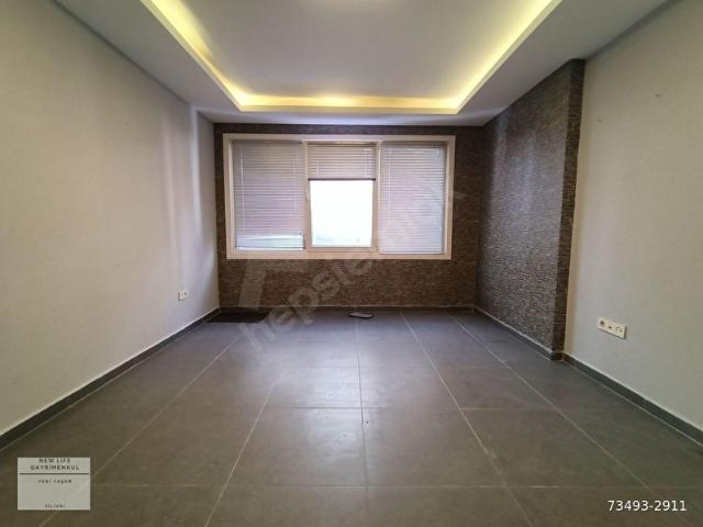 Silivri Çarşı Merkezde İşlek Cadde Üzerinde 1+0 Kiralık Ofis