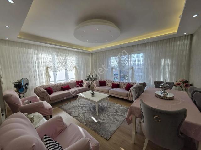 Silivri Belinay Konaklarında Satılık 2+1 Geniş Daire