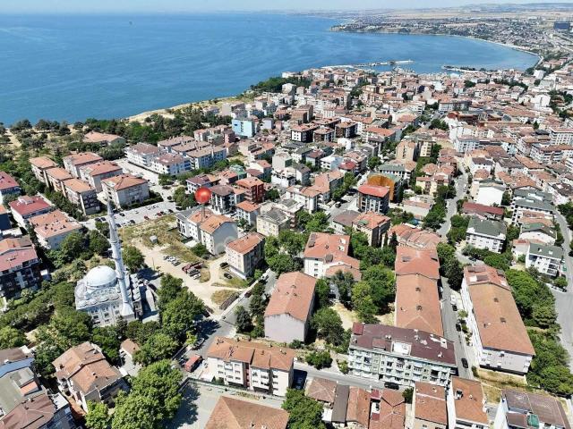 silivri Esentepe'de Satılık 3+1 Ebeveyn Banyolu Ferah Daire