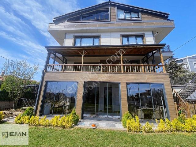 Silivri Gümüşyaka'da Yeni Yapılmış Emsalsiz Güzellikte Villa