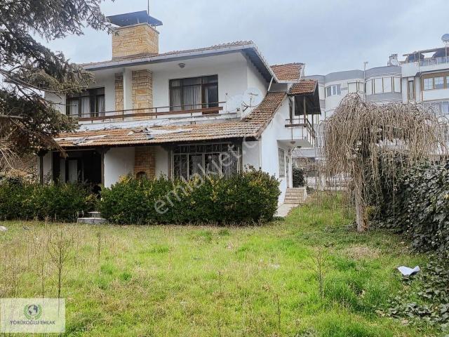 Silivri Kumluk'ta 755m² Arsa İçinde Denize 20 Metre 2 Adet Villa