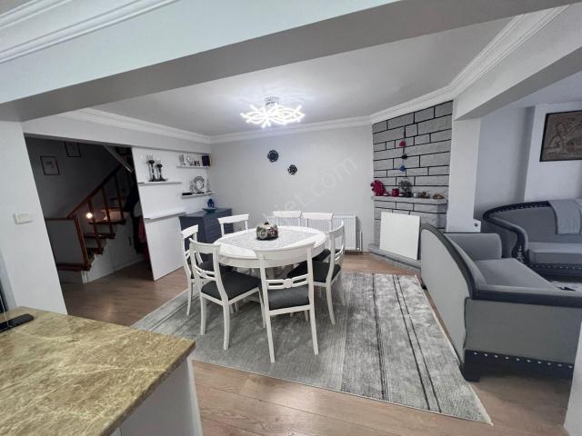 Silivri Klasis Bölgesinde Satılık 4+1 Villa