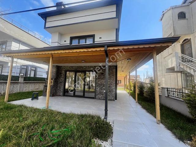 Denize 50 Metre Sıfır6+1lüks Villa Emsalsiz Fiyat!semizkumlar