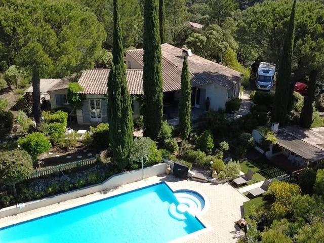 Sillans La Cascade superbe maison d'architecte 160 m², pisci. 160m² Sillans la Cascade