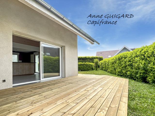 SILLINGY 74 Maison discrètement mitoyenne de 93m² habitables + garage + terrain 415m² + 2 parkings