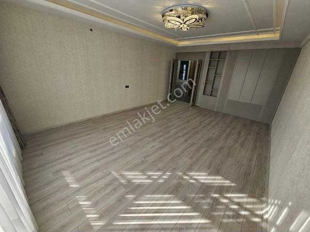 Sipan zilan’da Acil Satılık 3.5+1 Daire