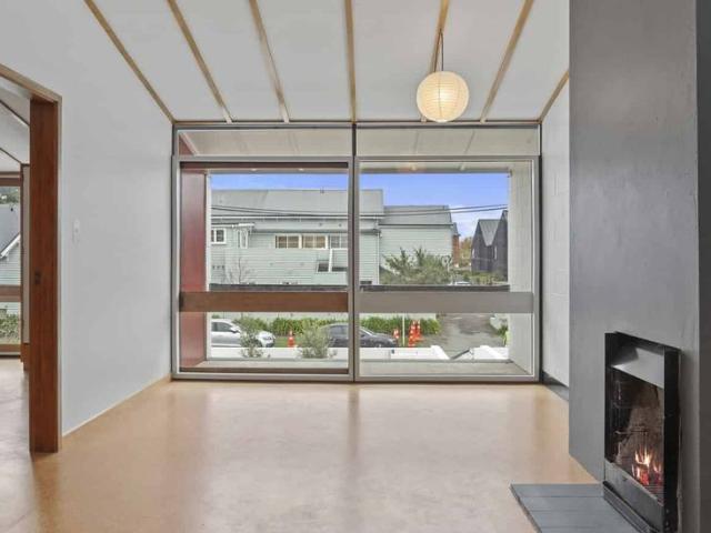 Sir Miles Warren Heritage Apartment Upstairs