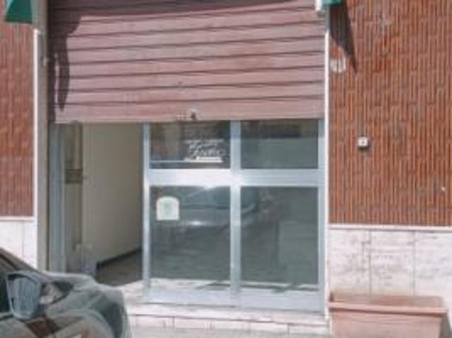 Siracusa: locale commerciale di mq 40 in via Alessandro Specchi