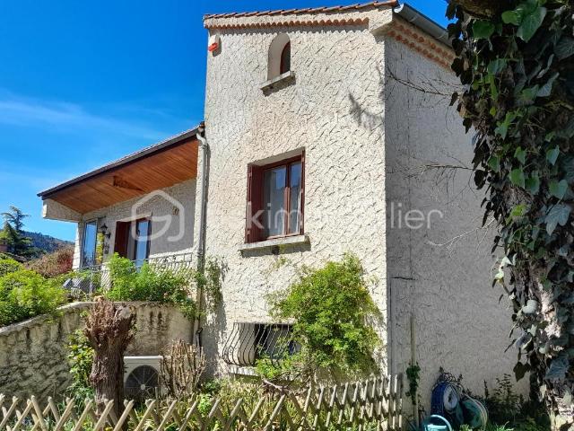 SISTERON: MAISON + SOUS SOL+ GARAGE +JARDIN VUE CALME