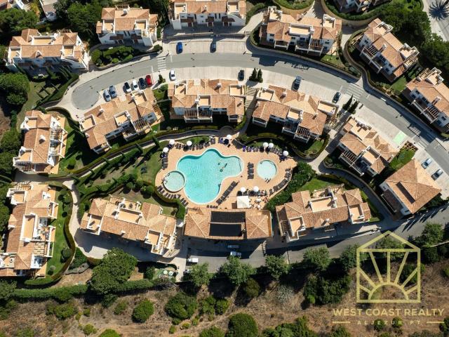 Situada acima de uma das praias mais autênticas e preservada. 142m² Vila do Bispo e Raposeira