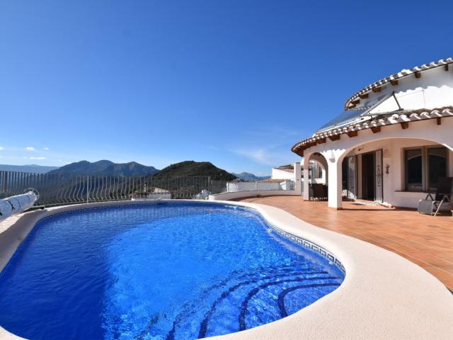 Situada en el pico más alto de Monte Pego, esta impresionant. 220m² Monte Pego