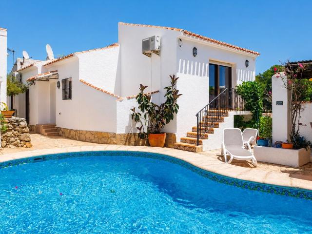 Situada en la codiciada zona de Adsubia, esta encantadora vi. 266m² Jávea Xabia