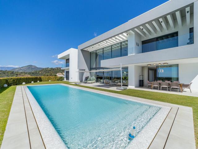 Situada en la exclusiva y codiciada zona de Los Arqueros, es. 632m² Benahavís