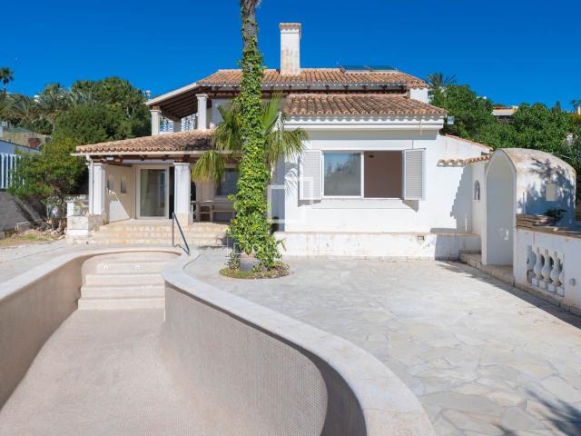 Situada en la prestigiosa urbanización cerrada de Vista Aleg. 212m² Vista Alegre sa Caixota
